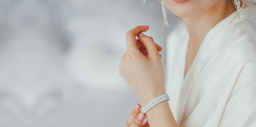 Diamond Bracelet Buying Guide for Women’s Bracelets – 12 Tips